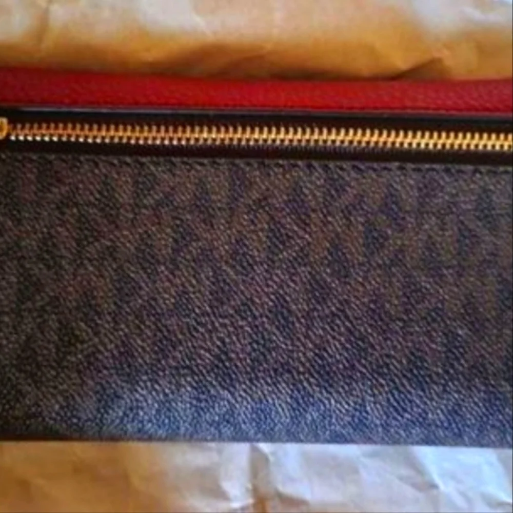 SALE! MICHAEL KORS NEW WITH TAGS, RED AND BROWN WALLET! Firm sales price. - Picture 2 of 8